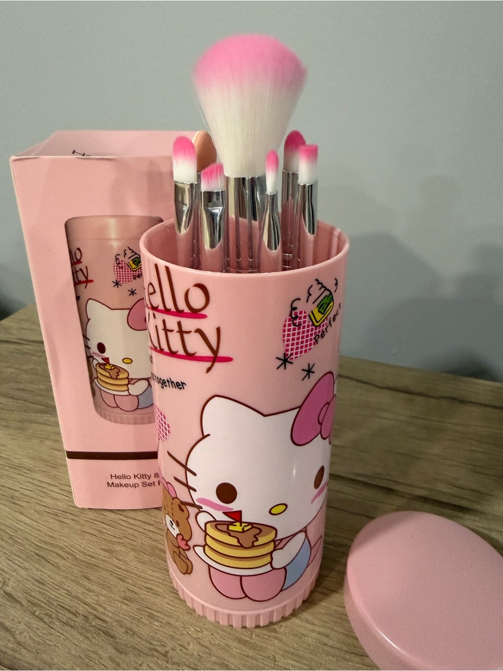 Hello Kitty Pink Makeup Brush Set